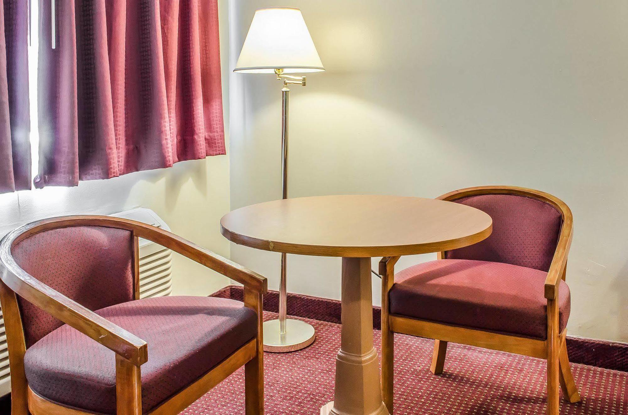 Econo Lodge Northeast Reading Kültér fotó